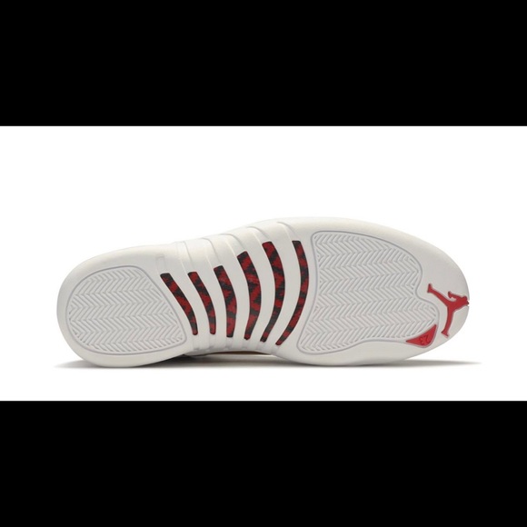 Athletic_Shoes